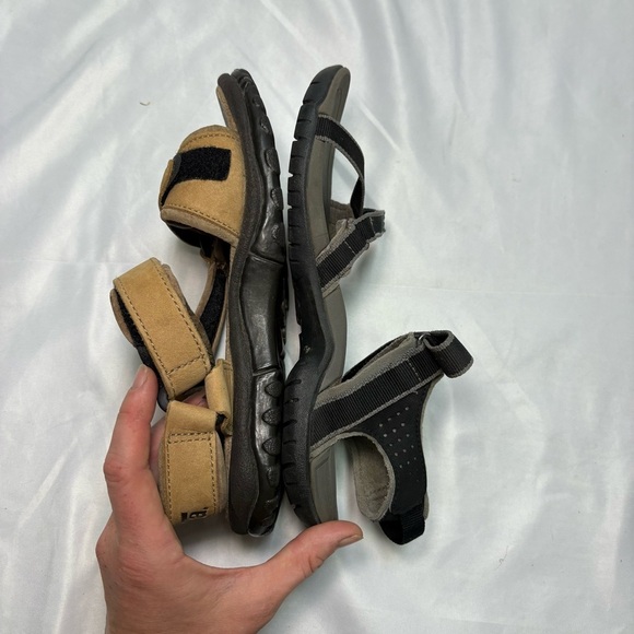 Teva Verra Women’s Black and Grey Sandals Approx Size 8 - Picture 10 of 10